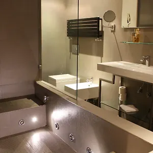 Piazza Del Gesu' Luxury בית הארחה
