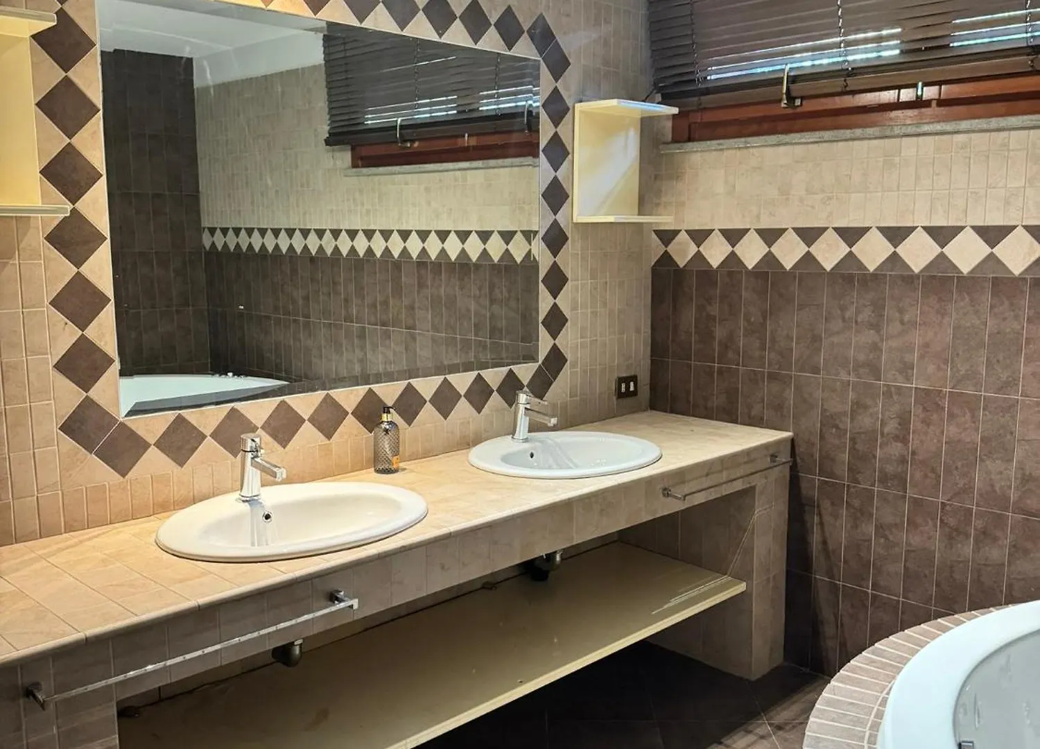 فندق Dolcevita Eur 2 Luxury روما 0*,  إيطاليا